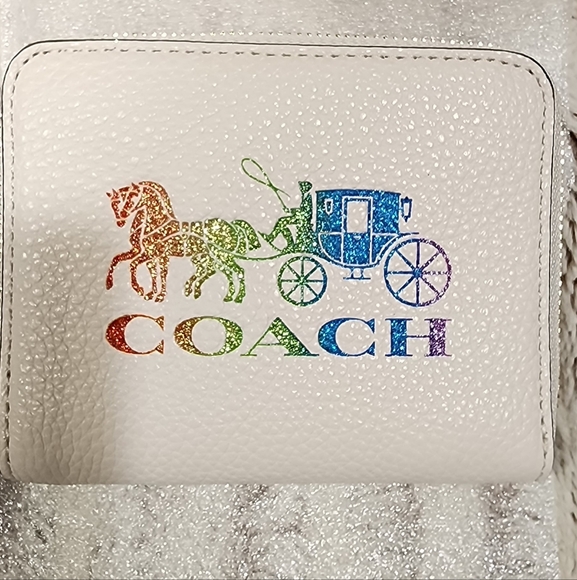 ❣🌟COACH ZIP AROUND WALLET 🌟❣ - Picture 4 of 10
